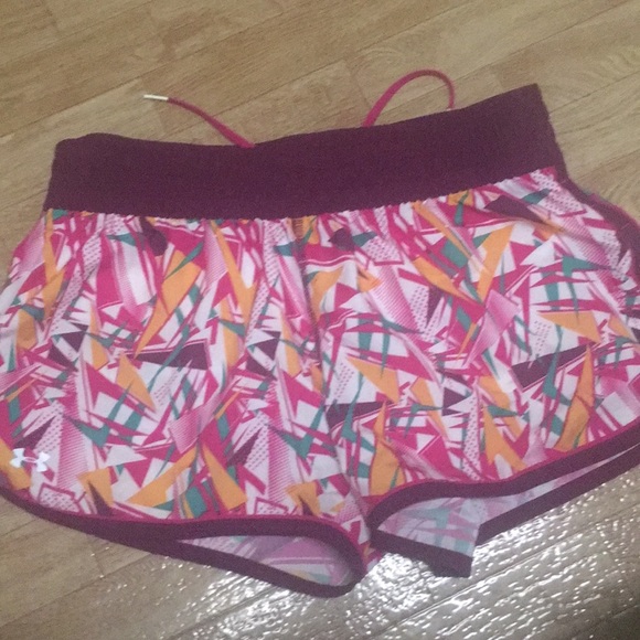 Under Armour Pants - Under Armour size medium shorts
